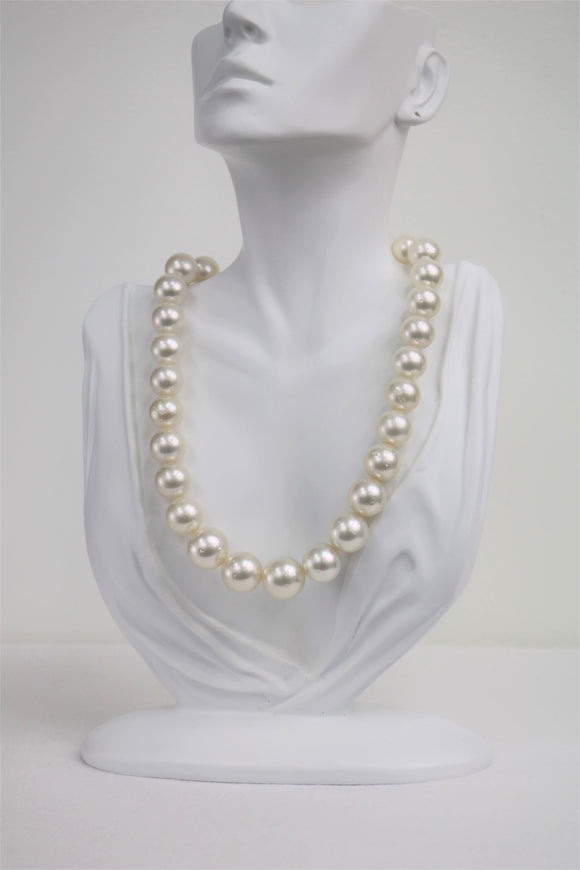 14-17mm South Sea Round Necklace White Rose with Gold Clasp